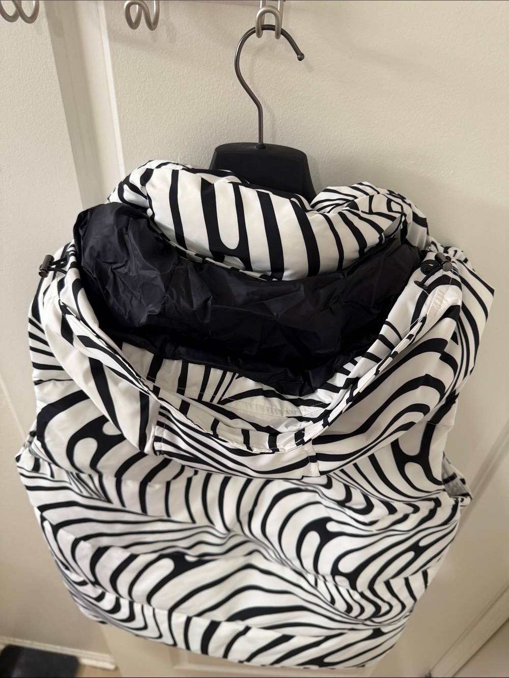 ALPHATAURI Scuderia Puffer Vest - Picture 6 of 6
